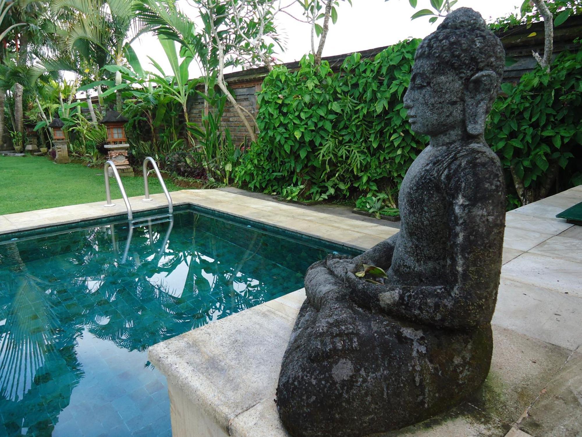 Puri Ayu Hotel Canggu  Ruang foto